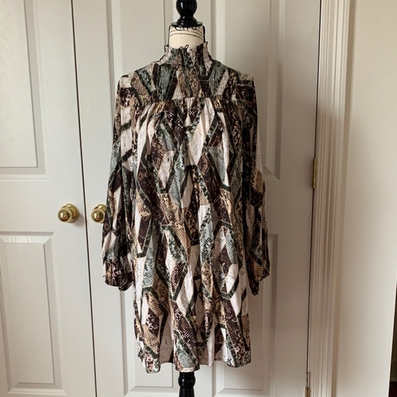 Dresses & Skirts - H&M Snakeskin Patchwork Smock Dress
